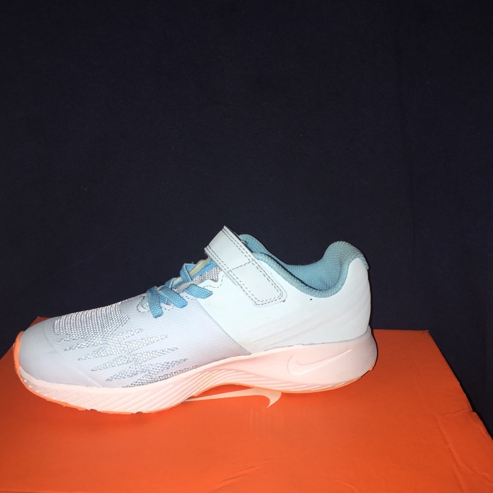 Nikes size 1y